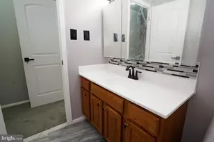 3737 Clarks Ln, Baltimore, MD 21215 - Photo 19