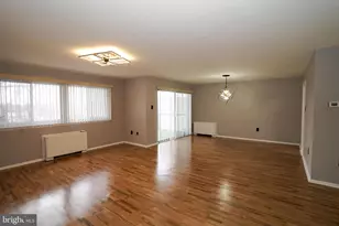 3737 Clarks Ln, Baltimore, MD 21215 - Photo 11