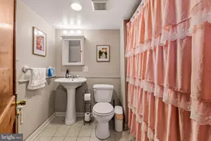 210 Mallow Hill Rd, Baltimore, MD 21229 - Photo 37
