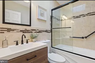 720 N Edgewood St, Baltimore, MD 21229 - Photo 7