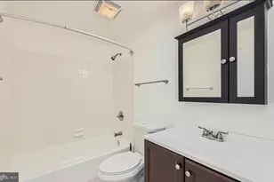 21 S Carrollton Ave, Baltimore, MD 21223 - Photo 9