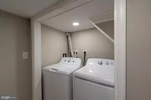 1521 Carswell St, Baltimore, MD 21218 - Photo 9