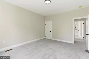 1118 E 36th St, Baltimore, MD 21218 - Photo 25