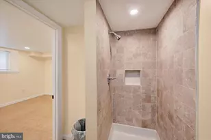 2807 Lawina Rd, Baltimore, MD 21216 - Photo 37