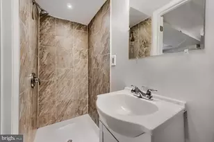 1014 Lyndhurst St, Baltimore, MD 21229 - Photo 25