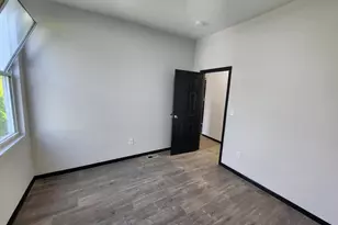 1730 N Ellamont St, Baltimore, MD 21216 - Photo 33