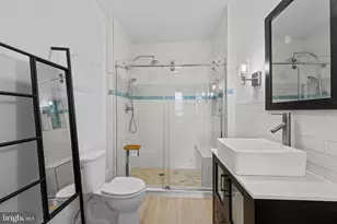 2512 E Fairmount Ave, Baltimore, MD 21224 - Photo 21