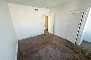 1221 N Decker Ave, Baltimore, MD 21213 - Photo 11