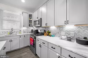 731 S Linwood Ave, Baltimore, MD 21224 - Photo 9