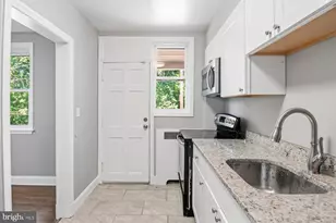 338 Martingale Ave, Baltimore, MD 21229 - Photo 13