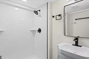 1824 E 32nd St, Baltimore, MD 21218 - Photo 31