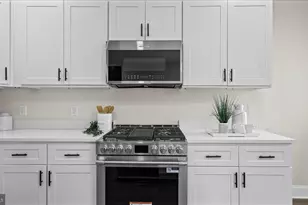 1824 E 32nd St, Baltimore, MD 21218 - Photo 17