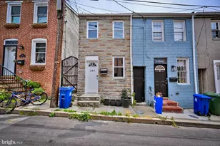 233 S Chapel St, Baltimore, MD 21231 - Photo 1