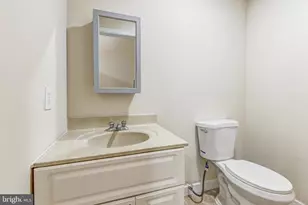 401 N Glover St, Baltimore, MD 21224 - Photo 9