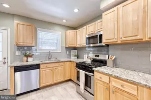 208 S Robinson St, Baltimore, MD 21224 - Photo 17