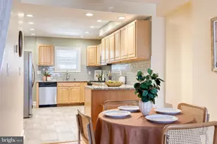 208 S Robinson St, Baltimore, MD 21224 - Photo 11