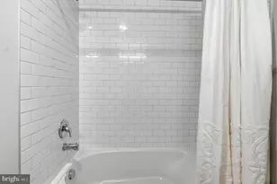 1020 N Eden St, Baltimore, MD 21205 - Photo 23