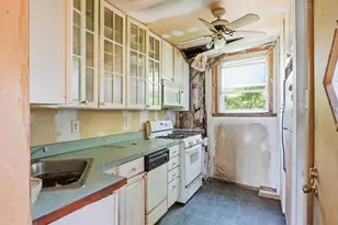 916 E 36th St, Baltimore, MD 21218 - Photo 19