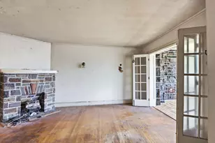 916 E 36th St, Baltimore, MD 21218 - Photo 13