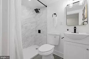 326 E 22nd St, Baltimore, MD 21218 - Photo 31