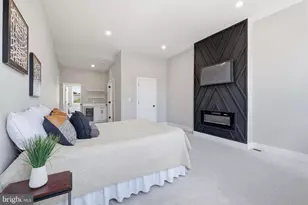 326 E 22nd St, Baltimore, MD 21218 - Photo 25
