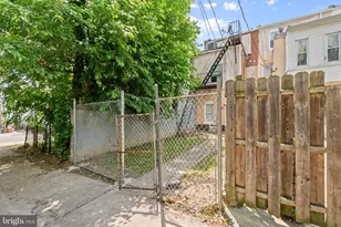 2405 Barclay St, Baltimore, MD 21218 - Photo 23