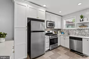 224 N Port St, Baltimore, MD 21224 - Photo 15