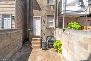 1125 S Carey Street S, Baltimore, MD 21223 - Photo 9