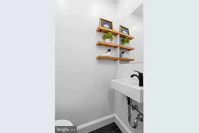 516 E 39th Street, Baltimore, MD 21218 - Photo 19