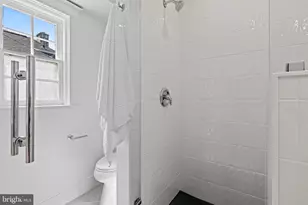 516 E 39th St, Baltimore, MD 21218 - Photo 25