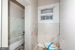 214 N Fulton Ave, Baltimore, MD 21223 - Photo 7