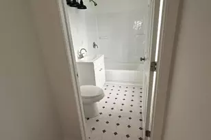141 S Augusta Ave, Baltimore, MD 21229 - Photo 19