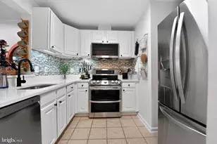 23 Pierside Dr, Baltimore, MD 21230 - Photo 11