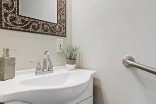 720 N Edgewood St, Baltimore, MD 21229 - Photo 11
