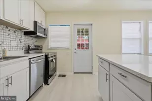 16 S Mt Olivet Ln, Baltimore, MD 21229 - Photo 11