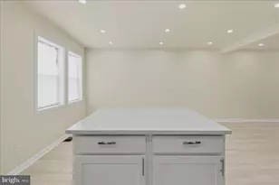 16 S Mt Olivet Ln, Baltimore, MD 21229 - Photo 9