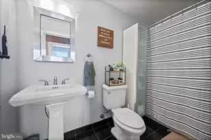 1011 Hunter St, Baltimore, MD 21202 - Photo 5