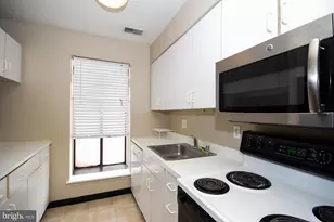 10 Lee Street W, Baltimore, MD 21201 - Photo 11