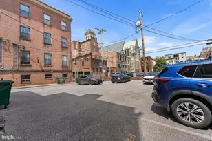 10 W Madison St, Baltimore, MD 21201 - Photo 15