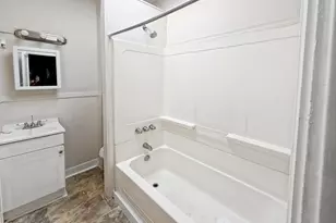 411 N Edgewood St, Baltimore, MD 21229 - Photo 17