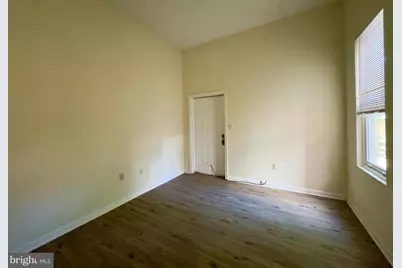 1512 W Mount Royal Avenue #1R, Baltimore, MD 21217 - Photo 11