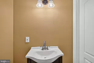 214 S Augusta Ave, Baltimore, MD 21229 - Photo 57