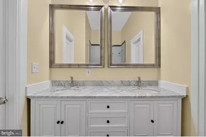 214 S Augusta Avenue, Baltimore, MD 21229 - Photo 37
