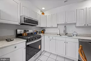 308 W Lafayette Ave, Baltimore, MD 21217 - Photo 9