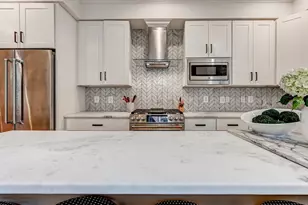 2021 E Lombard St, Baltimore, MD 21231 - Photo 9