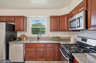 6410 Fair Oaks Ave, Baltimore, MD 21214 - Photo 17