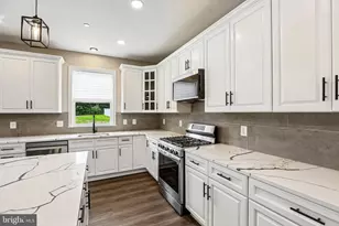 6806 Everall Ave, Baltimore, MD 21206 - Photo 9