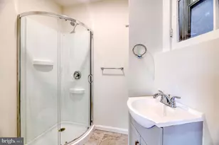 517 E 38th St, Baltimore, MD 21218 - Photo 7