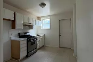1556 N Carey St, Baltimore, MD 21217 - Photo 9