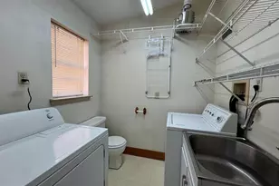 2008 E Lombard St, Baltimore, MD 21231 - Photo 15